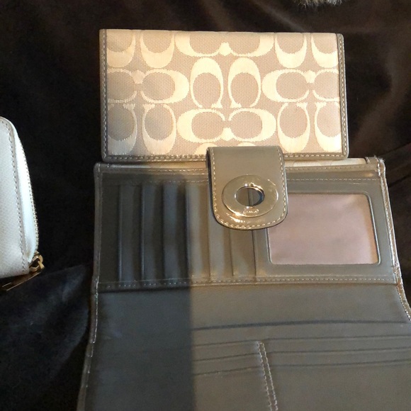 Wallets - Picture 2 of 3